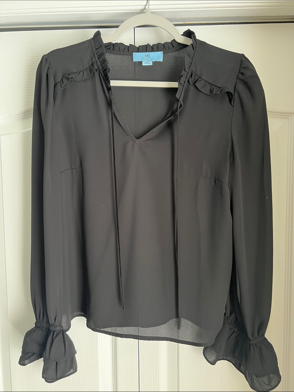 CeCe Black Ruffle-Trim V-Neck Long-Sleeve Blouse